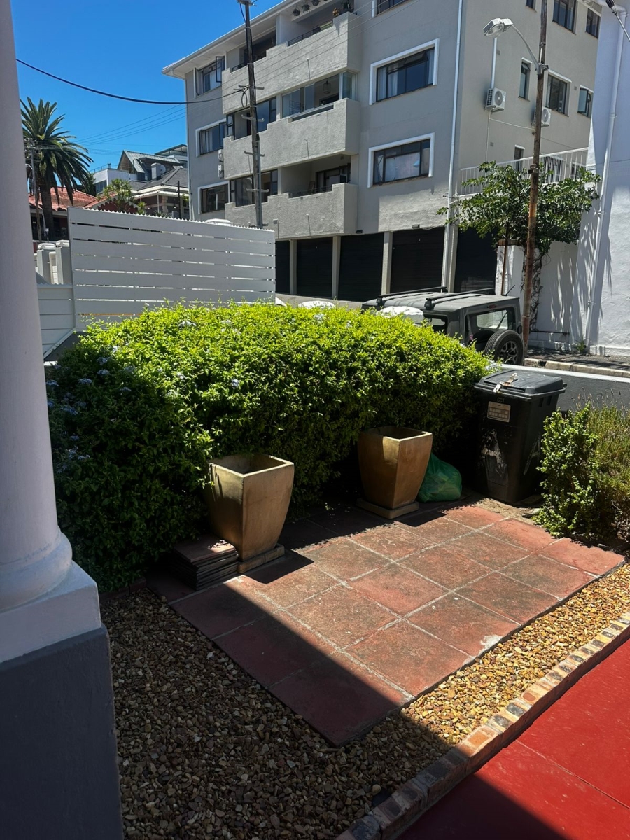 2 Bedroom Property for Sale in Sea Point Western Cape